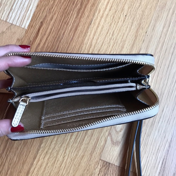 Beautiful Gold Michael Kors Wristlet - Picture 5 of 7